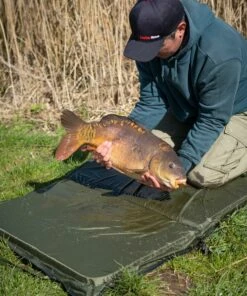 Gardner Safety Sling Mat Fish Care -Gardner Online Shop gardner safety sling mat lifestyle 2